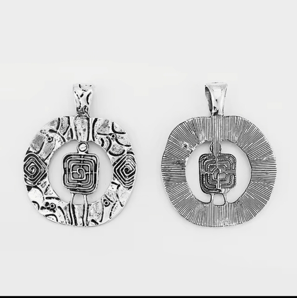 Silver Tone Round Pierced Carved Vortex Spiral Charm Pendant For Necklaces - Picture 3 of 3